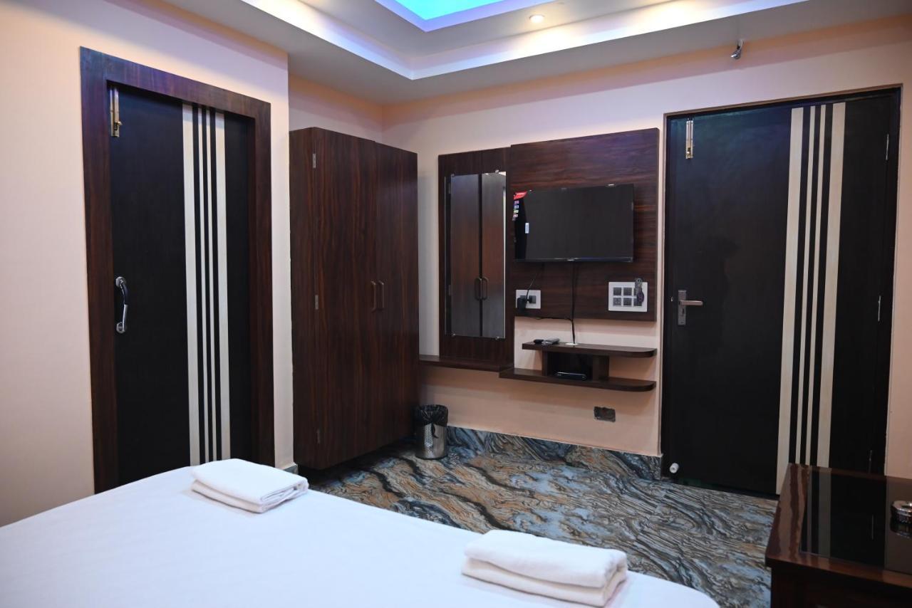 Oyo Hotel Tulusi Inn Bolpur Exterior photo
