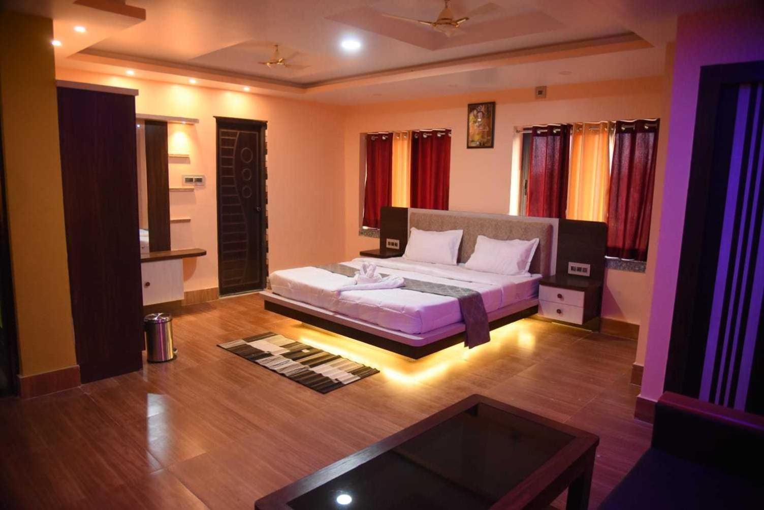 Oyo Hotel Tulusi Inn Bolpur Exterior photo